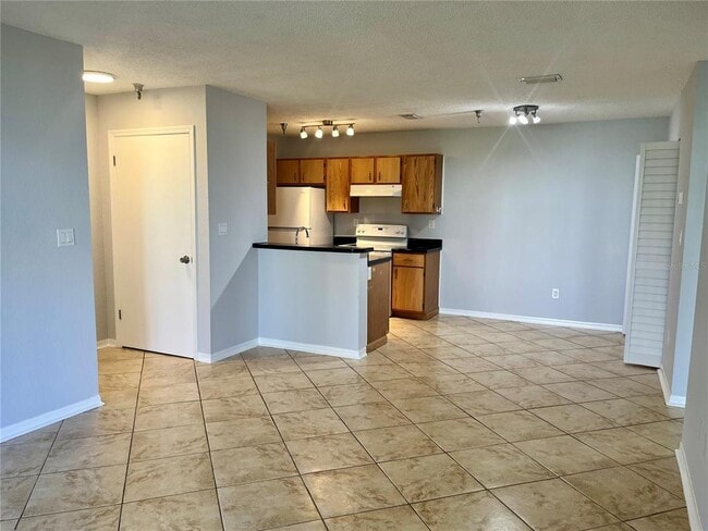 Building Photo - 10265 Gandy Blvd N