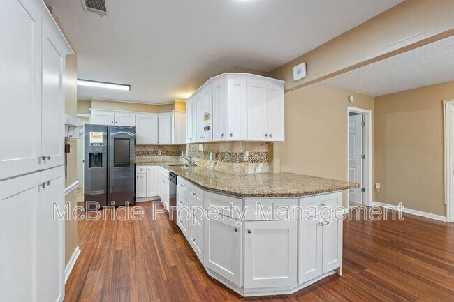 Building Photo - 539 Hunterdale Rd
