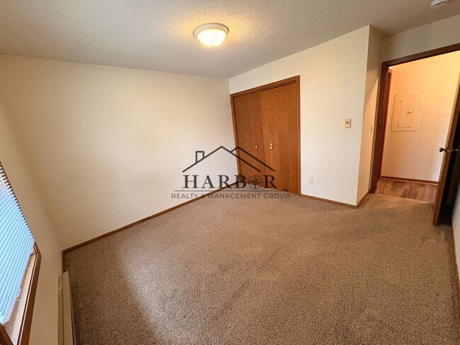 Building Photo - 2426 30th Ave NW