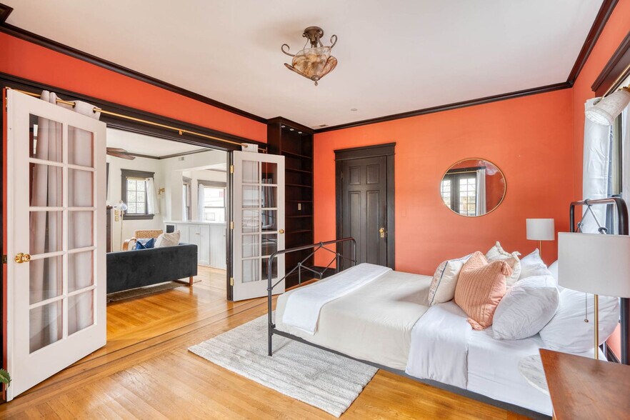 Building Photo - 2104 NW Everett St