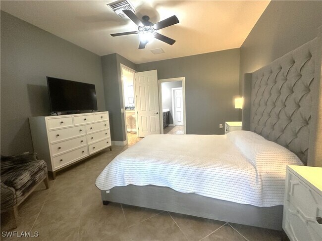 Building Photo - 13462 Kent St