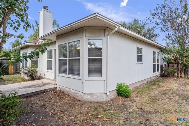 Building Photo - 204 Mallard Cove