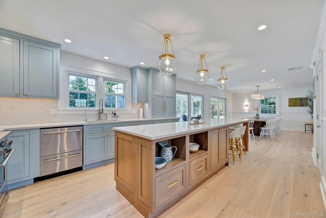 Building Photo - 110 Sleepy Hollow Ln