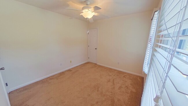 Building Photo - 6741 Foxberry Rd