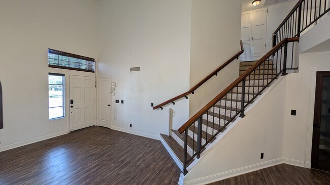 Building Photo - 4 Bedroom Home in the Waters Edge at Ocotillo Community Near W Queen Creek Rd and S Dobson Rd!