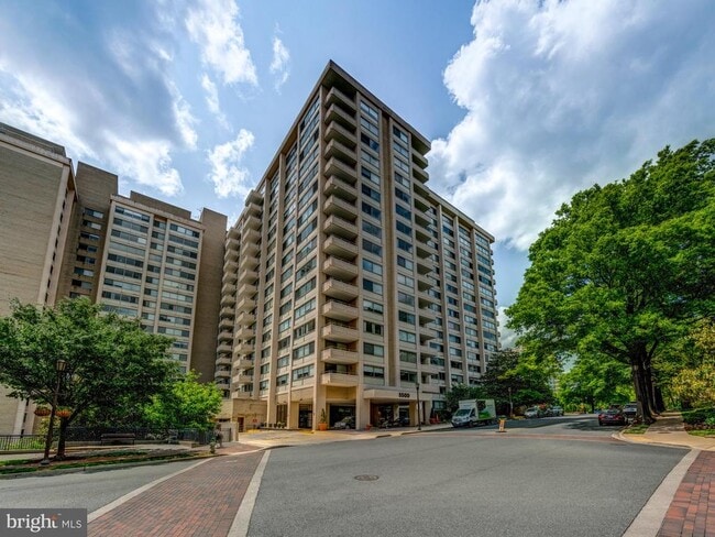 Building Photo - 5500 Friendship Blvd