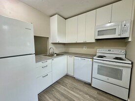 Building Photo - 6020 NW 64th Ave