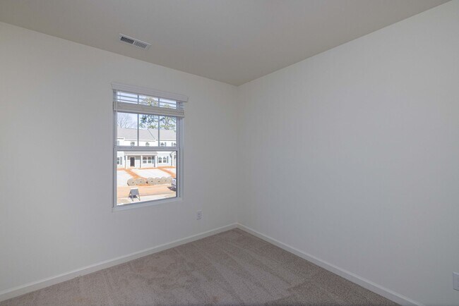 Building Photo - Charming 3-Bedroom Townhome Near Jack Alexander Blvd - APRIL MOVE IN SPECIAL