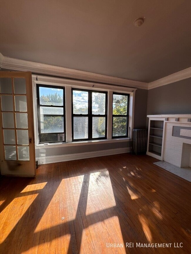 Building Photo - 1226 E 54th St