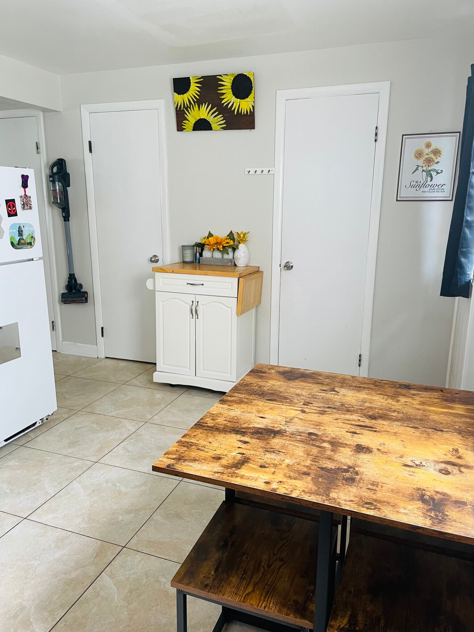 Eat-in Kitchen - 73 Barbie Dr