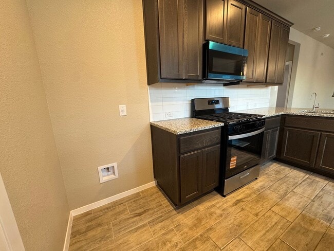 Building Photo - Bright & Spacious 3 Bedroom Home with Garage in Kyle