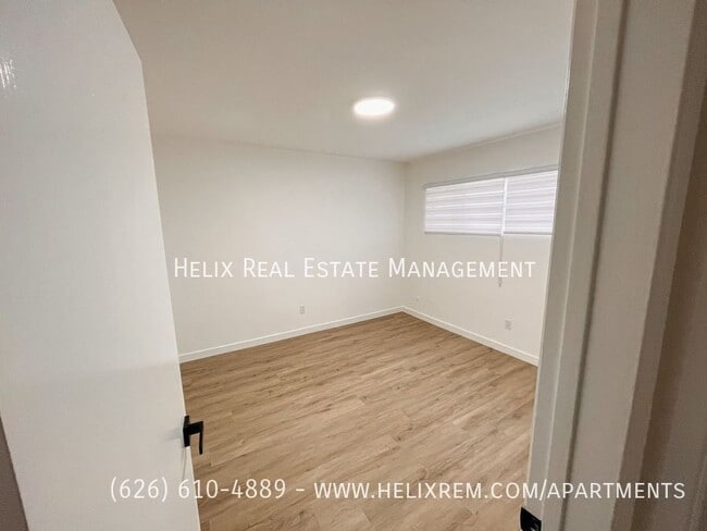 Building Photo - 1313 Huntington Dr