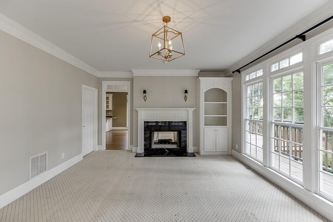 Building Photo - 2885 Towne Village Dr NW