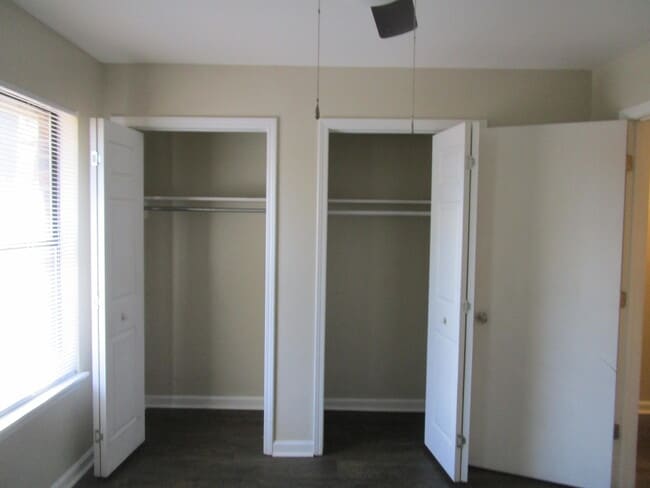 Building Photo - 1944 Gion St