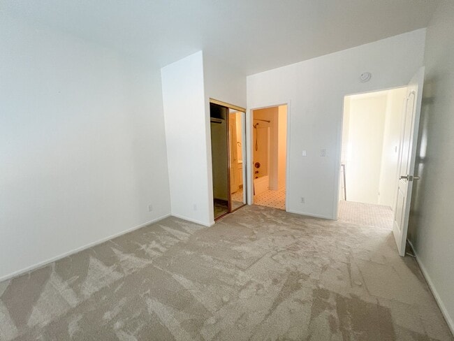 Building Photo - TOWNHOME - COTTONWOOD - Cottonwood Square Commons