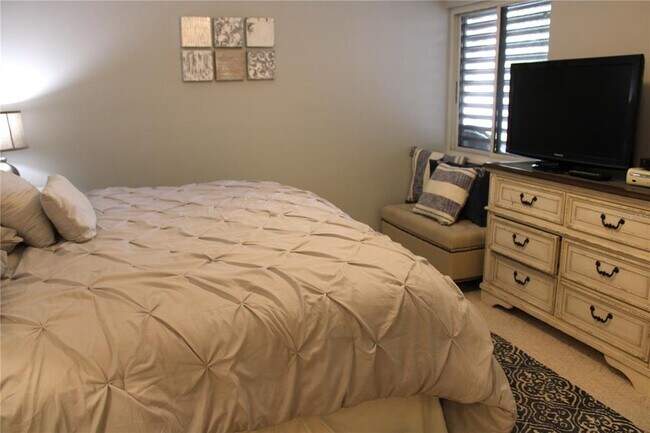 Building Photo - 1804 Mariner Dr