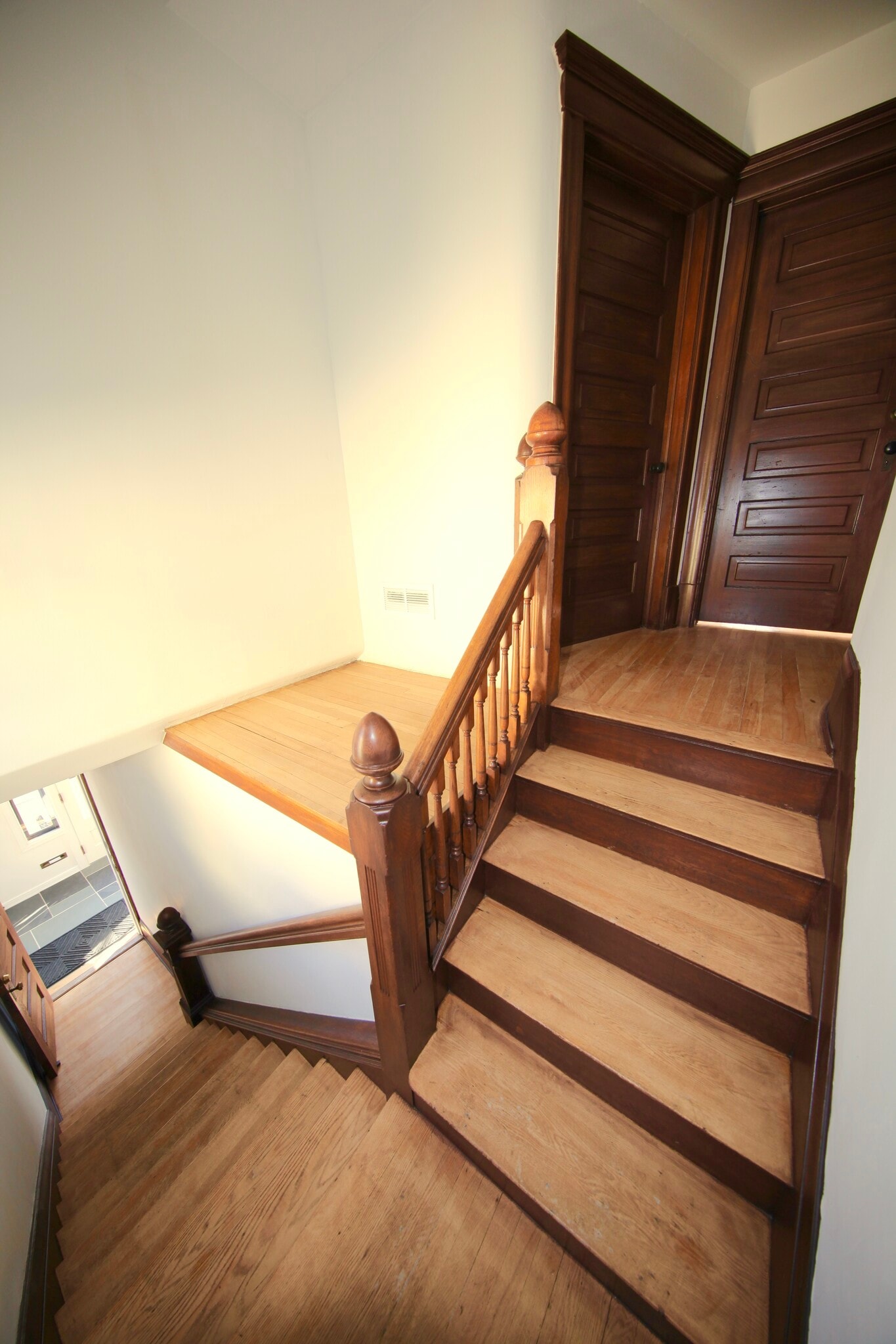 Front entry - 1334 Monroe St NE