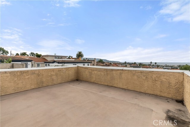 Building Photo - 619 N Lucia Ave