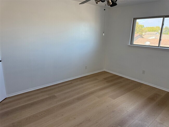 Building Photo - 6649 Westwick Dr