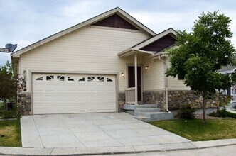 Building Photo - Lovely Ranch Style Home!