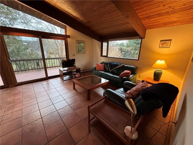 Building Photo - 278 Charlestown Beach Rd