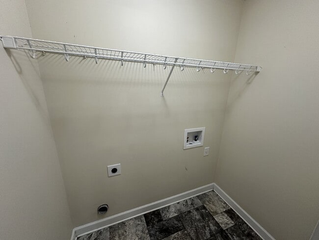 Building Photo - Townhouse for Rent