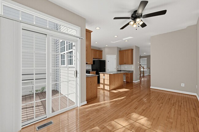 Building Photo - 7589 Great Swan Ct