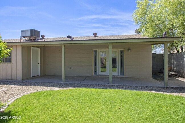 Building Photo - 36 E Fillmore St