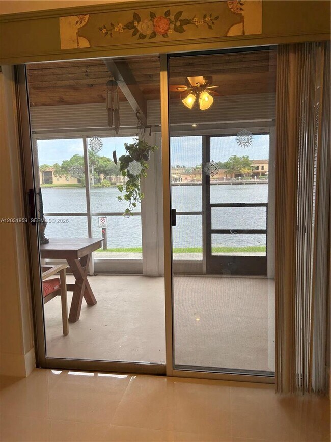 Building Photo - 322 Briarwood Cir