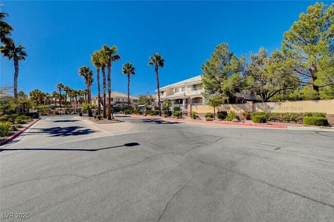 Building Photo - 10552 Pine Pointe Ave