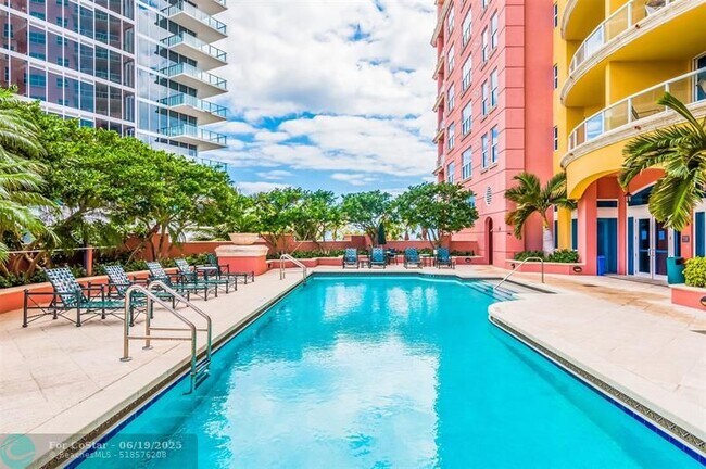 Building Photo - 2110 N Ocean Blvd