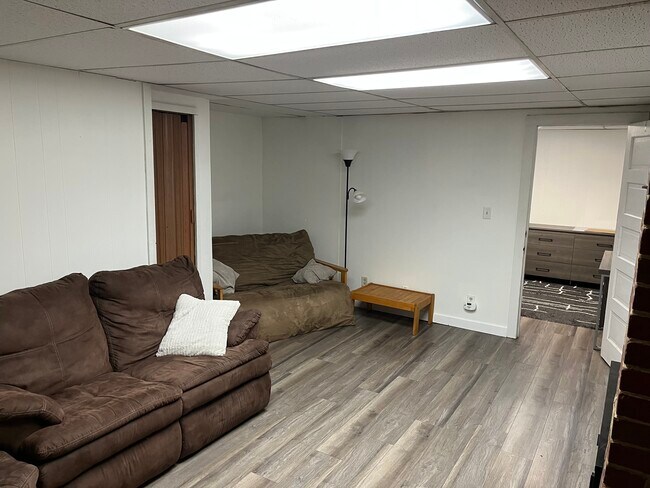 Building Photo - 1215 7th St E