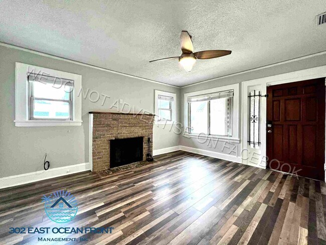 Building Photo - Beautiful 3 bedroom / 2 bathroom home now available in Brentwood!