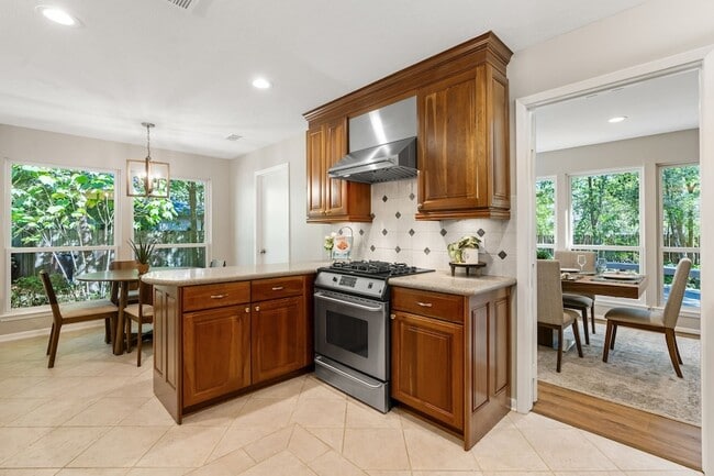 Building Photo - 1936 Foxtail Pl