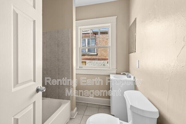 Building Photo - 1420 47th St Ensley