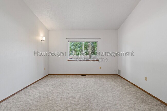 Building Photo - 1603 E 33rd Ave
