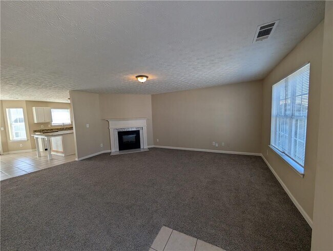 Building Photo - 347 Springhaven Way SE