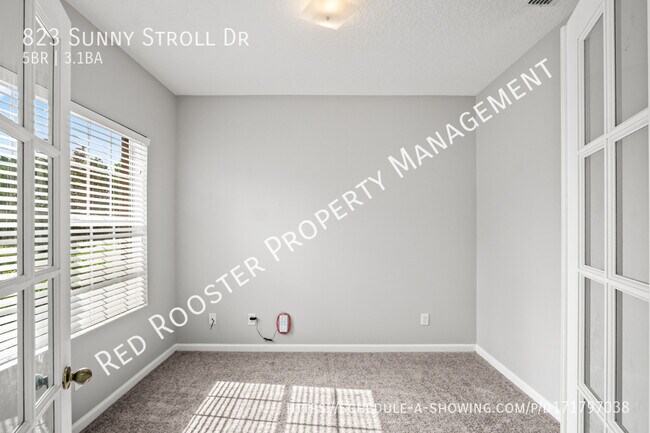 Building Photo - 823 Sunny Stroll Dr
