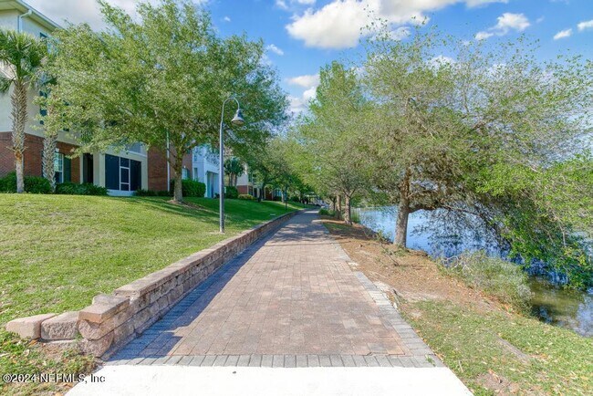 Building Photo - 785 Oakleaf Plantation Pky