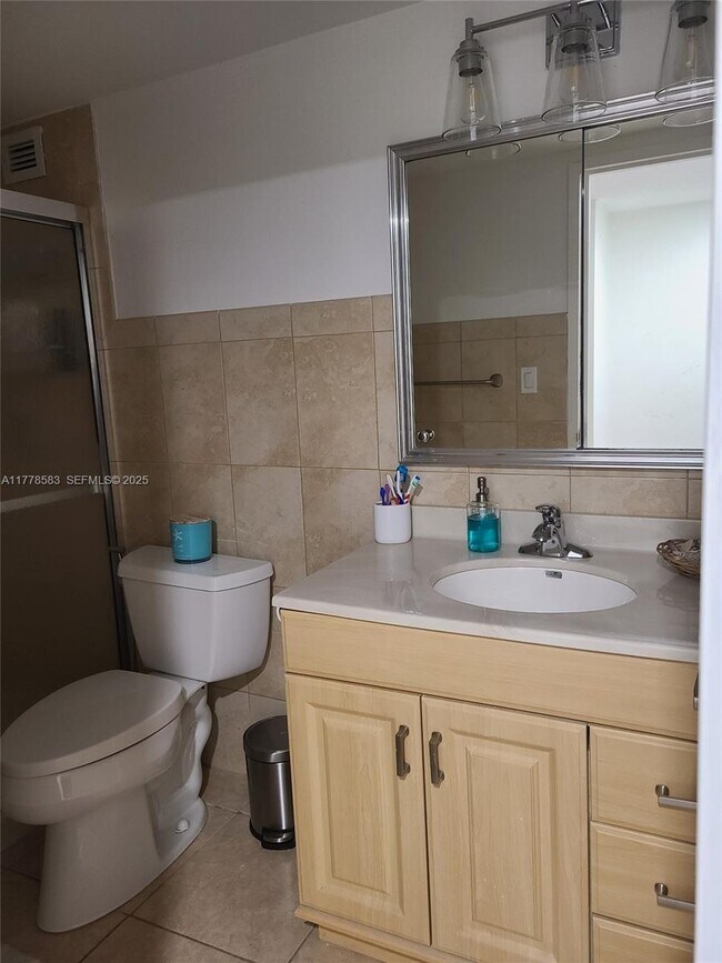 Building Photo - 3180 S Ocean Dr