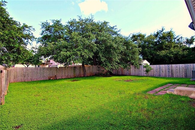Building Photo - 2110 Jasper Ln