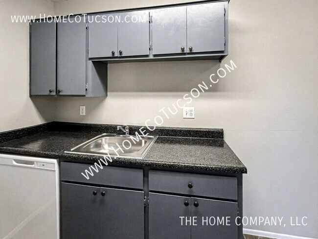 Building Photo - 3993 N Campbell Ave