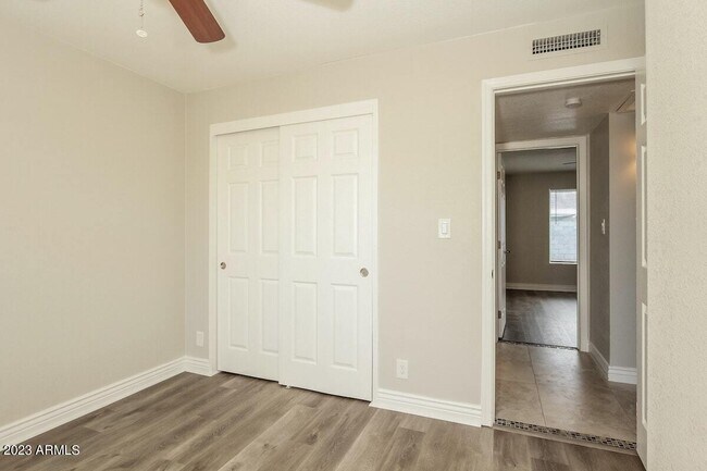 Building Photo - 9601 N 55th Dr