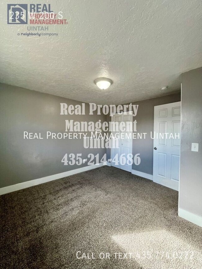 Building Photo - 235 W 200 S