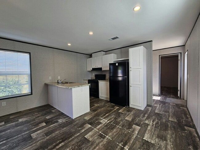 Building Photo - 1054 Myakka Dr