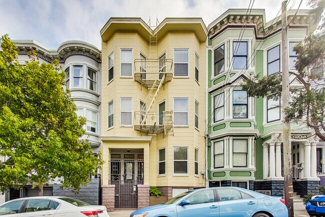 Building Photo - 528 Ashbury St