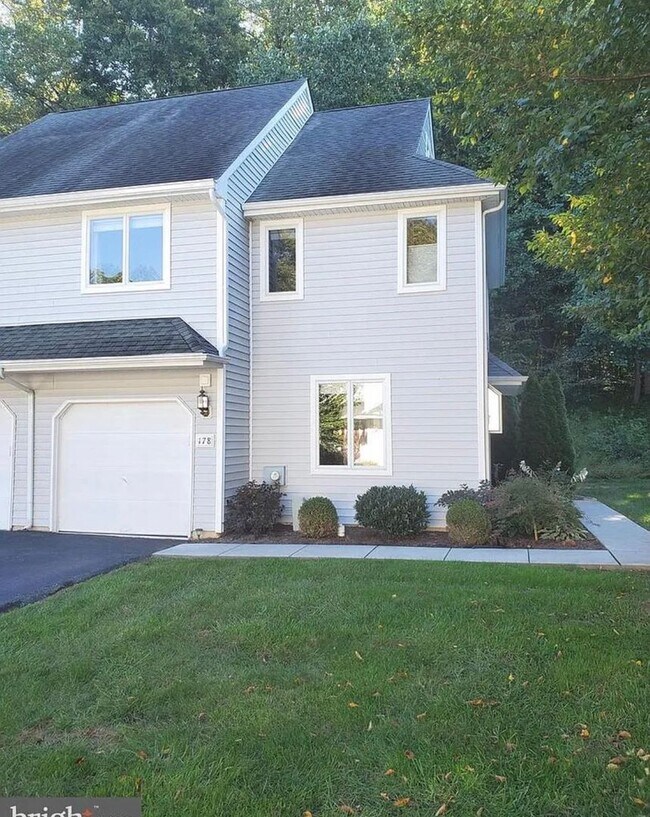 Building Photo - House for Rent in Kennett Square