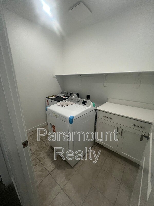 Building Photo - 16516 Barnett St