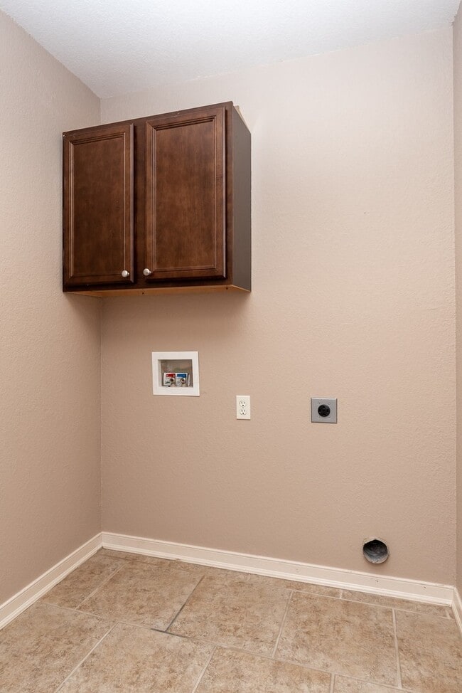 Building Photo - Stone Meadow Subdivision