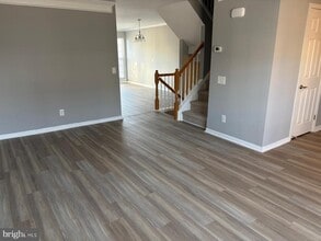 Building Photo - 46 Lisa Dr